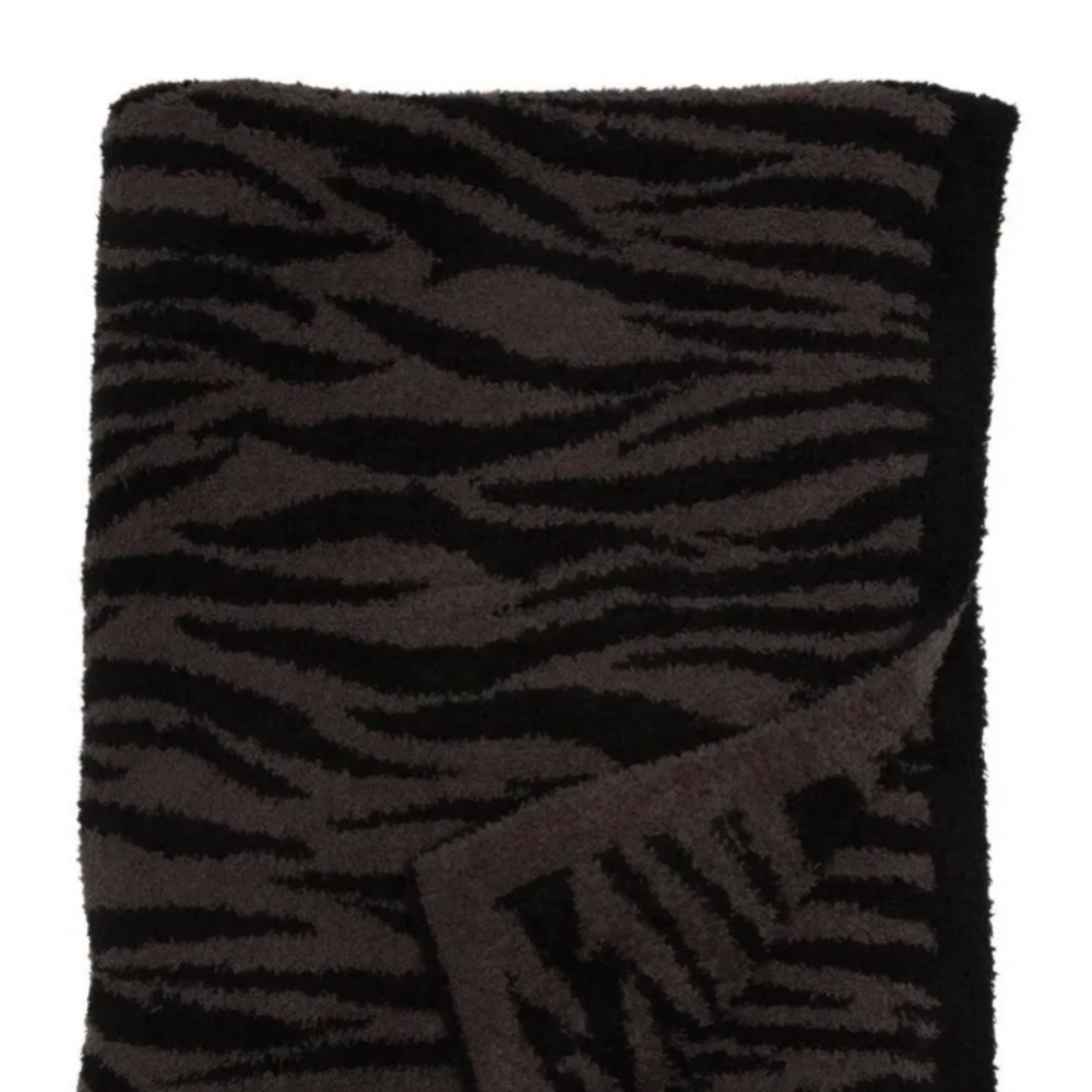 NWT Barefoot Dreams Cozy Chic Tiger Stripe Throw (45 x 60)